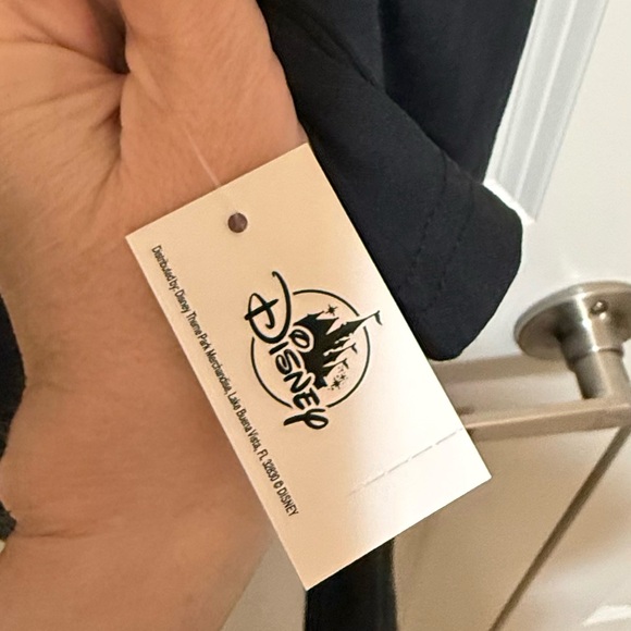 NWT Star Wars Galactic Starcruiser Chandrila Star Line shirt black XL - Picture 8 of 8